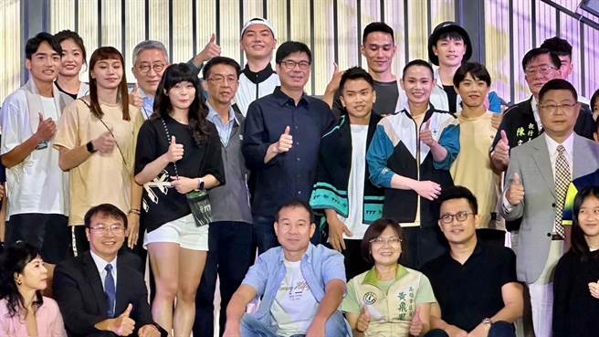 羽球球后戴资颖自创品牌「TTY」携手高市府运发局，共推11款联名运动商品，将挹注运发基金。（柯宗纬摄）