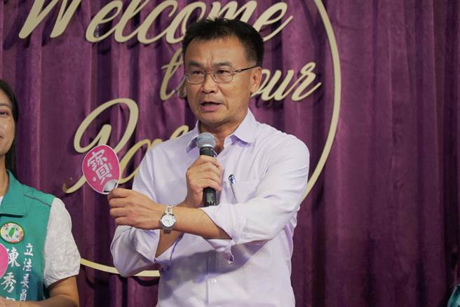 農業部長陳吉仲表示，經費是在韓國瑜市長任內爭取，表示中央執政不分藍綠，呼籲不要因為大選被汙名化。（吳建輝攝）