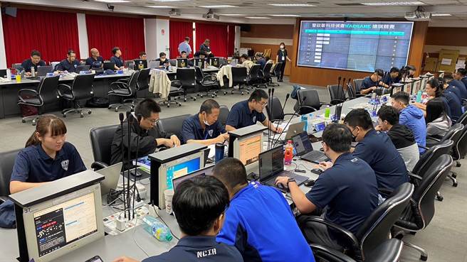 警政署在培训科技侦查高手的课程中，首度举办抢旗竞赛。（翻摄照片／林郁平台北传真）