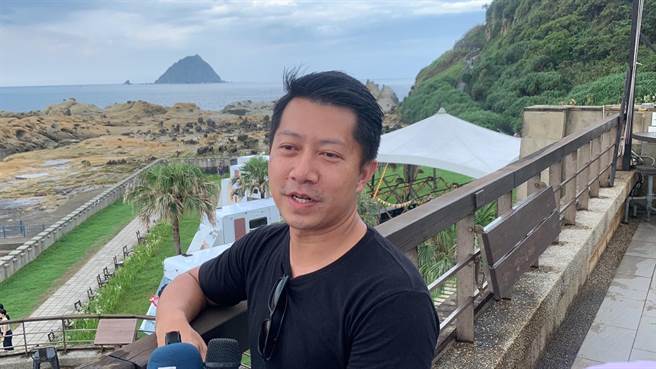 ▲和平岛地质公园董事总经理黄伟杰表示，和平岛有非常多优质的打卡景点，更是新人可以留下美好回忆的地方，现在还有各项专属新人的结婚方案，欢迎新人来和平岛完婚。（徐佑升摄）