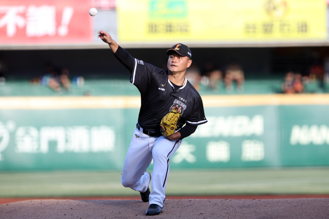 統一獅潘威倫本季首次一軍登板僅先發3局，失5分皆為責失。（統一獅提供）