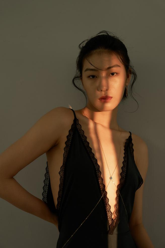 Shine From Within& J’ aime Moi 联名礼盒夜幕摩纳哥，7万7000元。（Shine From Within 提供/林欣仪台北传真）