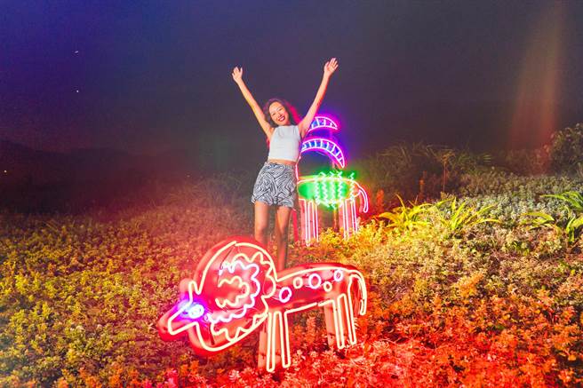今年展出的作品之一，王怡璇《霓光動物園》。（景觀處提供）