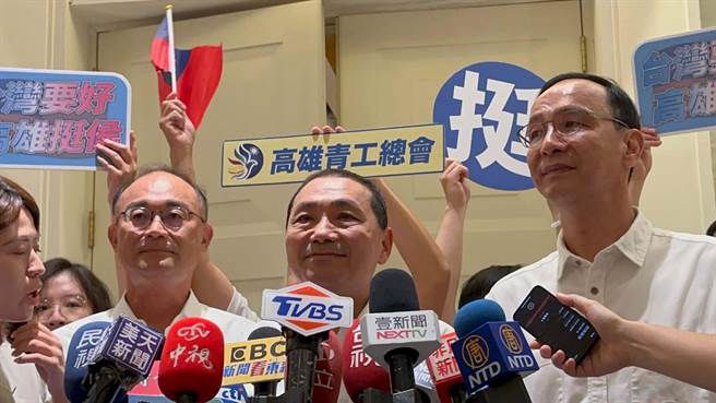 国民党总统参选人侯友宜今（13）日怒轰，民进党只会出选举奥步，抹黑造谣不断，尤其之前喂药案明明是乌龙，却没见副总统赖清德道歉，若自己当总统，一定要把光电弊案查清楚。（柯宗纬摄）