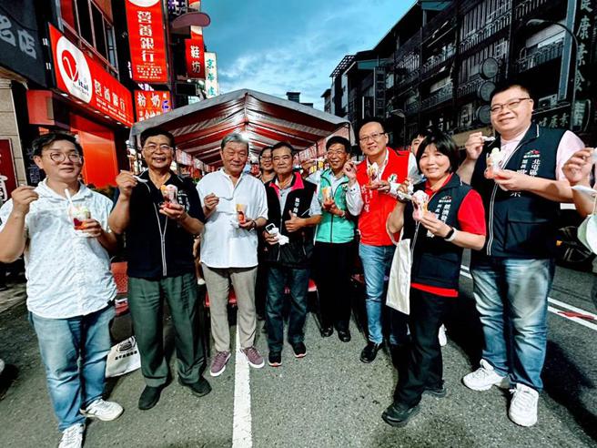 （「昌平凉一夏」活动让消费者感受商圈的成长，同时也感受了消暑的凉意。图／业者提供）