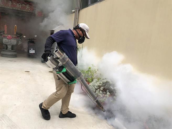 彰化县卫生局12日晚间接获卫福部通知，彰化出现今年首例本土登革热个案，该感染者住在北彰化，经查其是云林县古坑乡荷苞村的笋农，潜伏期间有该地活动史。（彰化县卫生局提供／吴建辉彰化传真）