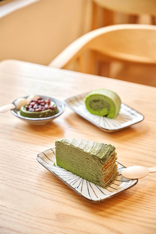 宇治抹茶千层(前)、 宇治抹茶冻.奶酪(后)。（御前上茶提供／吴娮翎台北传真）