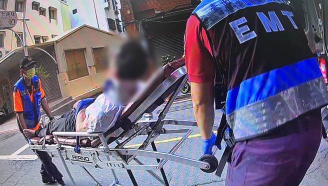 身背5条通缉罪嫌的王姓男子，为躲避警察，从5楼公寓房间跳楼，身上多处骨折遭逮。（读者提供／程炳璋台南传真）