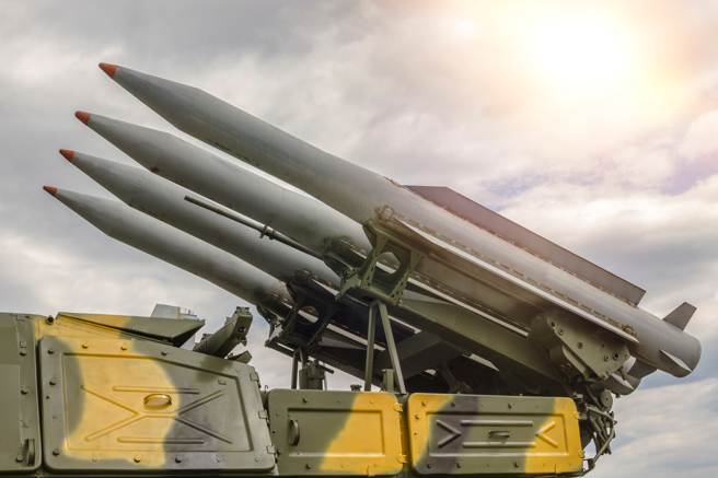 日媒报导，为拦截中国、俄罗斯及北韩持续开发的高超音速武器，日与美政府已确定将共同研发新型反弹道飞弹的政策方针。（示意图/shutterstock）