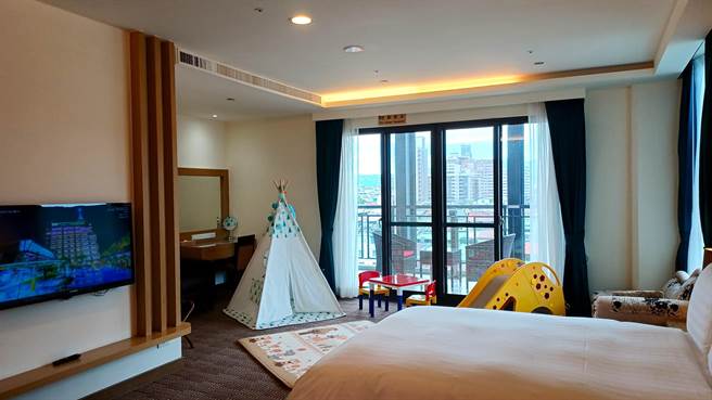 南投「承万酒店」抢攻暑假市场，推出期间限定亲子主题房。(陈韵萍摄)