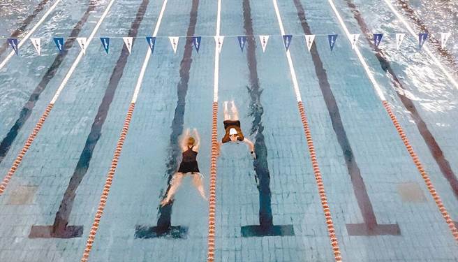 国内发生福氏内格里阿米巴脑膜脑炎死亡病例，该患者病发前曾使用室内亲水设施。（示意图，图中地点与人物与新闻事件无关）（本报资料照片）