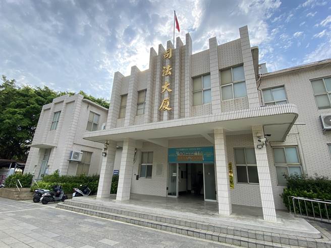 金門地院日前依貪汙治罪條例之侵占公用財物罪，判處前陸軍金門防衛指揮部林姓少將參謀長有期徒刑拾12年、褫奪公權3年，可上訴。（于家麒攝）