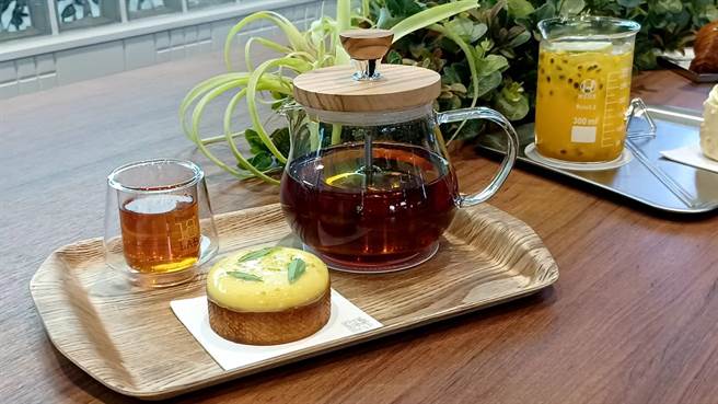 「Feeling18 Lab-烘焙研究所」供应咖啡、茶饮、甜点与麵包，好拍好吃。(陈韵萍摄)
