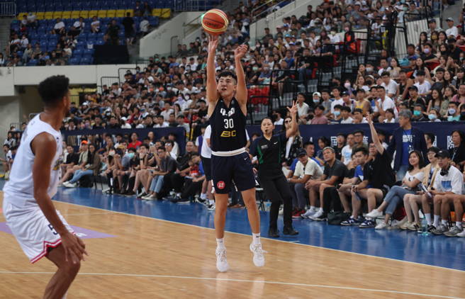 白曜诚在中华白队提供稳健表现。（中华篮协提供）