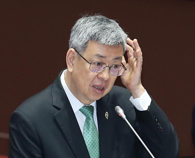 行政院長陳建仁（圖）日前在高雄勘災表示，「不像有些沒有超前布署」，被認為是暗諷南投縣長許淑華，引發議論。（中時資料照）