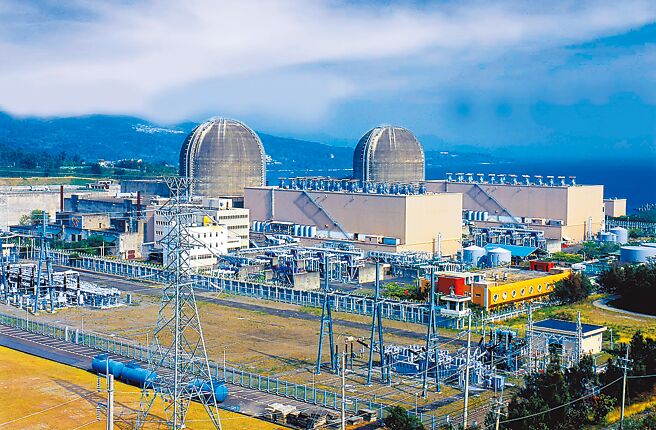 台电称亏损主因与绿电无关，而是国际燃料大涨，反挨轰就是因为目前政策缩减核能份额、增加天然气份额所致。图为核三厂。（示意图／台电提供）