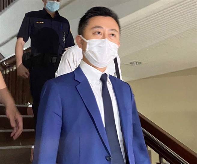 前新竹市长林智坚因论文案出庭。本报资料照片