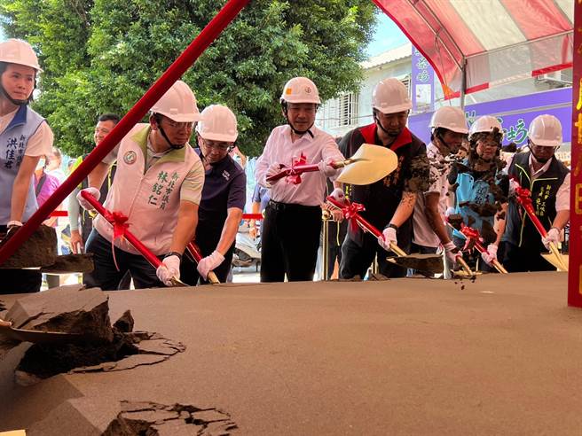 侯友宜主持三峽長福橋改建工程開工動土典禮。（王揚傑攝）