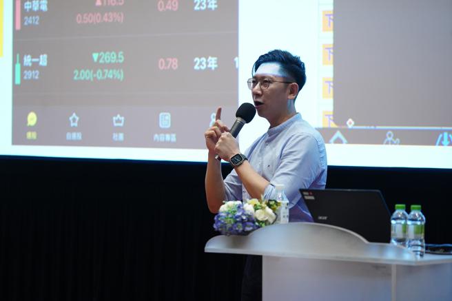 高市图邀请财经类百大畅销书作者大侠武林分享存股理财术（图片来源：高雄市文化局提供）