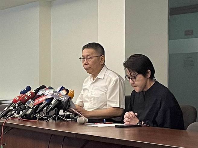 新竹市長高虹安涉嫌詐領助領費，今被依貪污罪起訴，但涉犯背信罪獲不起訴處分。民眾黨主席柯文哲今表示，他相信高絕對沒有貪污的企圖，而檢方的起訴內容也早可預料，檢方偵辦過程已多次違反偵查不公開原則，醜化高虹安形象。（蔡雯如攝）