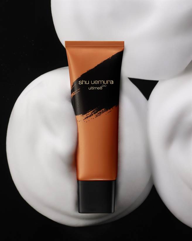 shu uemura植村秀以山茶花为引子，推出全新山茶花精萃洁顏乳。（植村秀提供／黄唯淯台北传真）