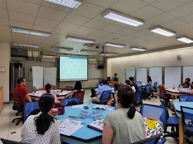 為培育講師輔導中小學校辦理學校本位國際教育，教育部國教署委託中正大學辦理「中小學國際教育共通課程講師培力營實施計畫」。（教育部提供／林志成台北傳真）