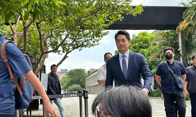 針對新竹市長高虹安在立委時期涉嫌詐領助理費一事遭檢調起訴，台北市長蔣萬安15日表示，尊重司法調查，也希望透過司法釐清事實。（丁上程攝）