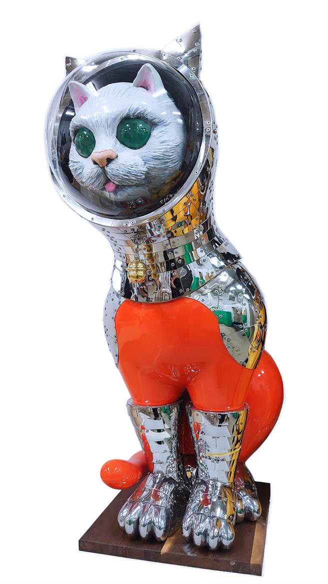 日本大阪三宝之一的「船猫」，是日本当代艺术家矢延宪司的经典作品，将于19日在屏东车城海口港看海美术馆登场，也是矢延在台湾的首次展出。（屏县府提供／谢佳潾屏东传真）