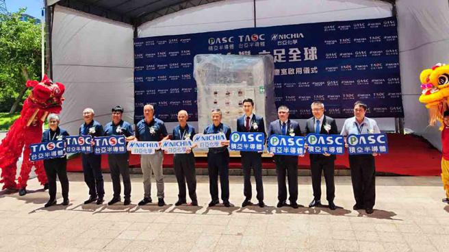 台亚子公司「积亚半导体」今启用无尘室，将跨足化合物半导体，拟后年达满产能。（图片来源：品观点拍摄）