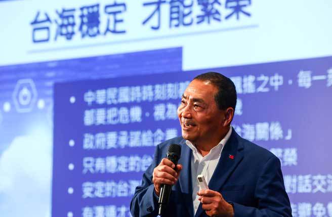 郭正亮認為，侯友宜勇於接受專訪打出文宣盤，就能追上賴清德。圖為國民黨總統參選人侯友宜15日出席東方領袖論壇。 （資料照片/鄧博仁攝）