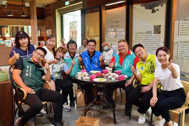 东山区农会15日在农会咖啡文化馆举行发表会。（东山区农会提供／张毓翎台南传真）