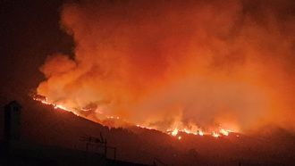 西班牙田尼利夫島國家公園冒野火 5村莊疏散、山路封閉