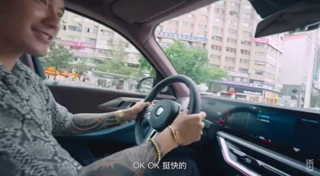 加速过后，王阳明满意直呼「ok挺快的」。（图／翻摄YT Empire Motor Club）