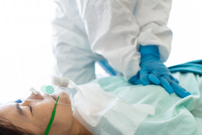 听障金牌邱姓国手返台途中猝逝，昨初步相验结果出炉为「心血管病变」而猝死。(示意图/Shutterstock )