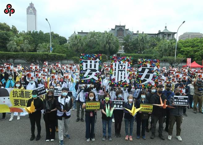 受雇于事业单位，就不得透过简便加保方式加保，一旦发生职灾，将处雇主最高10万元罚锾外，也将就劳工领取保险给付部分，命雇主缴回。（报系资料照）