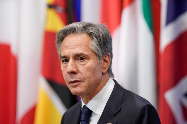 布林肯也向记者表示，伊朗将美国被拘留者改为居家监禁，与美国对伊朗策略的其他层面无关，他说这只是反映了吓阻、施压与外交策略。(图/路透社)