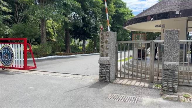 台东戒治所刘姓所长及胡姓科长讯后均以10万元交保，刘姓所长已调离现职，胡姓科长则未调整职务。（萧嘉蕙摄）