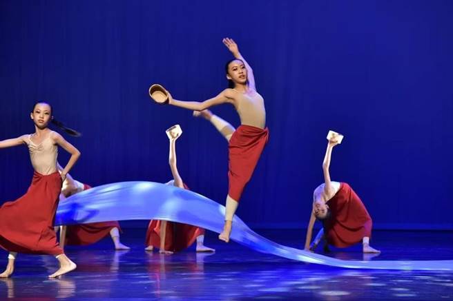 天空舞集《灵水djaqubu》将于8月19日跃上艺文中心大舞台。（天空舞集提供／蔡旻妤台东传真）