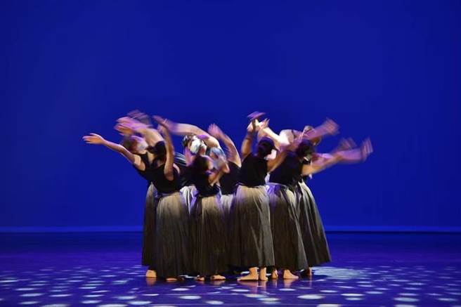 天空舞集《灵水djaqubu》将于8月19日跃上艺文中心大舞台。（天空舞集提供／蔡旻妤台东传真）