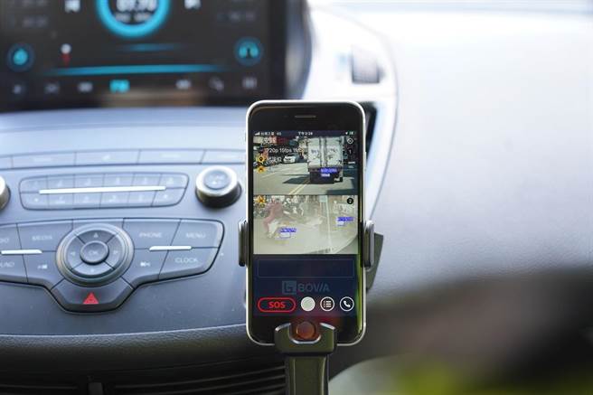 新竹市警察局在巡邏車建置的AI巡防系統8月底正式上線，為非六都第三個使用AI巡防系統的縣市。（新竹市政府提供／王惠慧新竹傳真）