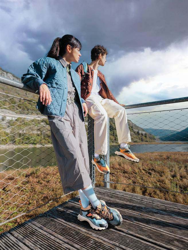 PALLADIUM THUNDER LO闪电鞋针对情人节推出了峡谷配色(男款)、湖泊配色(女款)，鞋身互补配色搭配几何流线外型设计，大展城市户外兼融的机能时尚风格，2780元起。（PALLADIUM提供／朱世凯台北传真）