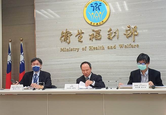 食藥署今公布冰品及配料製造業稽查結果，共查核68家業者，其中1家的香草和芋頭口味冰淇淋遭檢出腸桿菌科超標，遭開罰3萬元。（王家瑜攝）