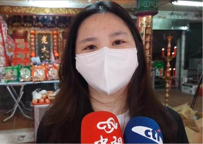 宜兰食品公司行销企画吴翊绮表示，基隆老大公庙为每年中元普渡举办之知名庙宇，这次以旗下产品向眾神明与老大公拜个码头，也与民眾结缘，共同祈求即将到来的中元祭顺利圆满。（徐佑升摄）