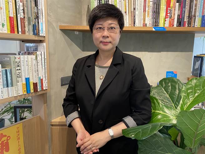 民进党新竹市立委参选人林志洁16日表示，高虹安被起诉后，蓝白两党护航，却严重错置法律、误导民眾视听，他呼吁贪污要零容忍，盼修正错误观念。（陈育贤摄）