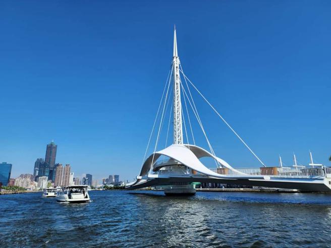 未来船艇可配合大港桥旋转时间进出第三船渠内侧（图片来源：高雄海洋局提供）