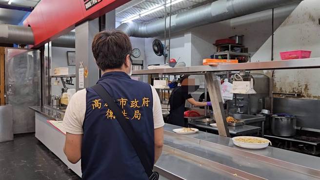卫生局发现店家有多项缺失。（高市卫生局提供／杨舒婷高雄传真）
