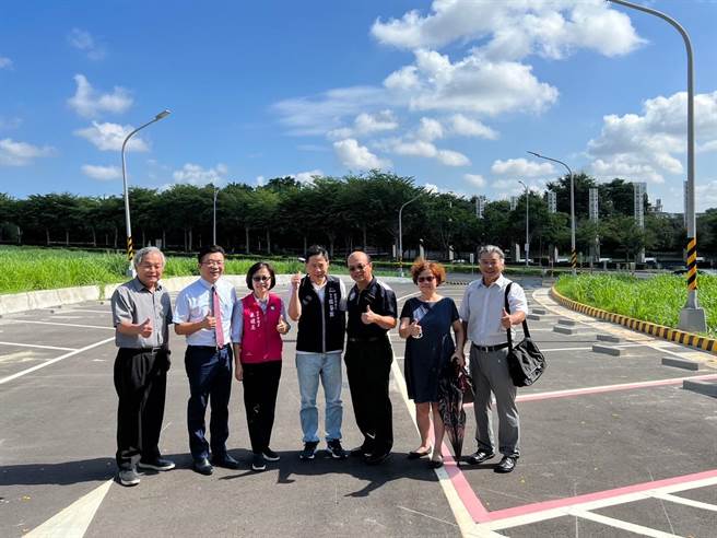台中市议员朱暖英争取将精科园区服务中心附近閒置产二用地开辟为临时停车场，让民眾停车更方便。（朱暖英提供／张亦惠台中传真）