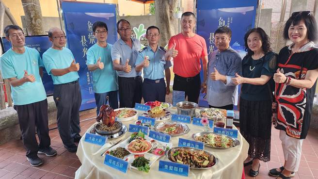 澎湖县湖西乡公所为美食文化注亮点，今晚在公所后花园举办「加网鱼星空飨宴－鱼乐食光菜色发表会」。（许逸民摄）