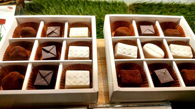 获奖巧克力的好滋味不只本地人爱，还吸引港、日、泰、韩的旅客跨海尝鲜。(陈韵萍摄)