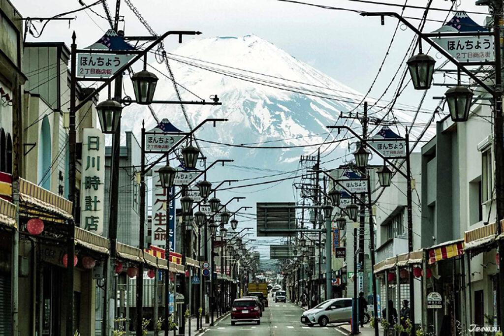 ▲打卡名所：富士吉田本町通的富士山景色。　圖：JR TIMES／提供

